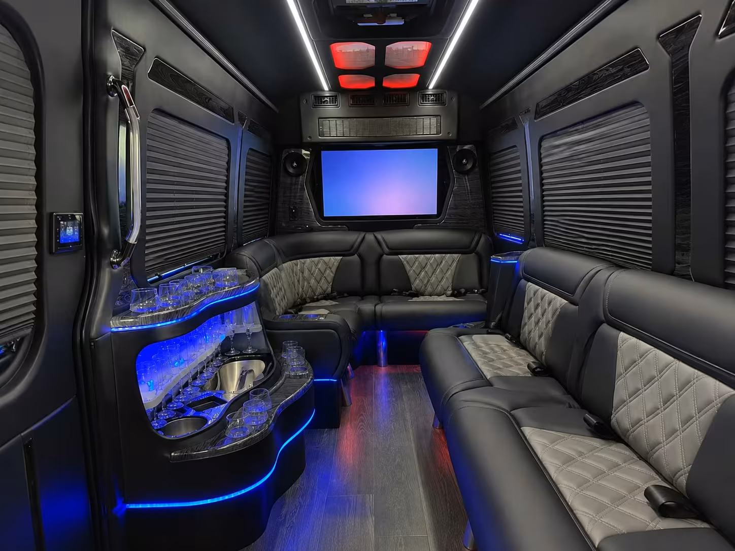 shuttle buses to wedding venues near wyoming michigan