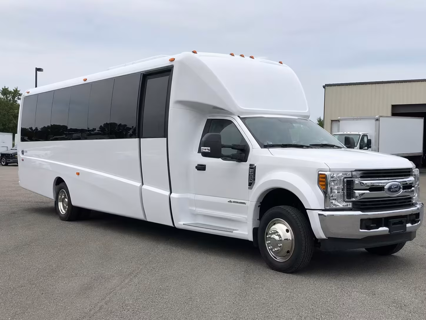 wyoming minibus rentals for multi stop airport routes